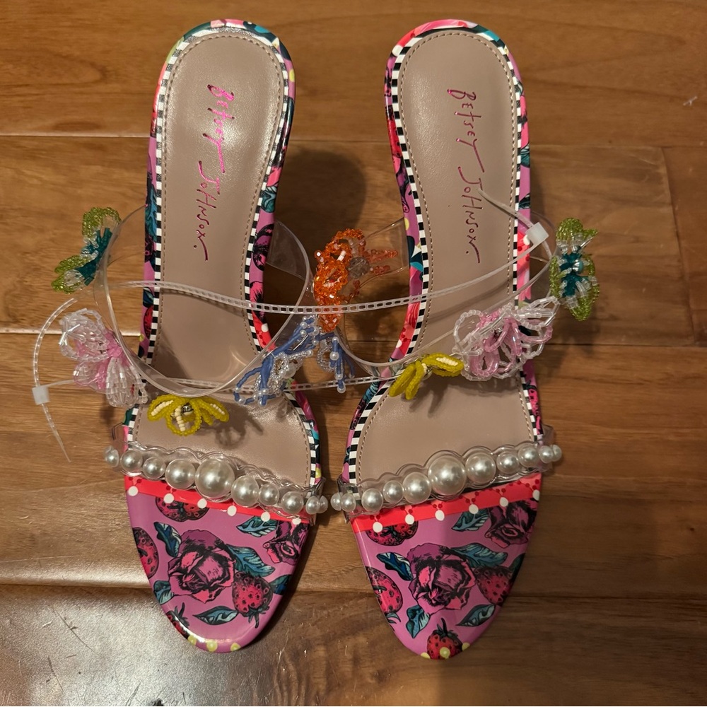 NWT BETSEY JOHNSON Goldiee Embellished Heeled Sandals Sz 11 (no original box) - Picture 8 of 14